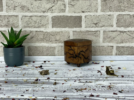 THE ARTISAN'S HEART SHAPED WOODEN STORAGE BOX-HAZELNUT