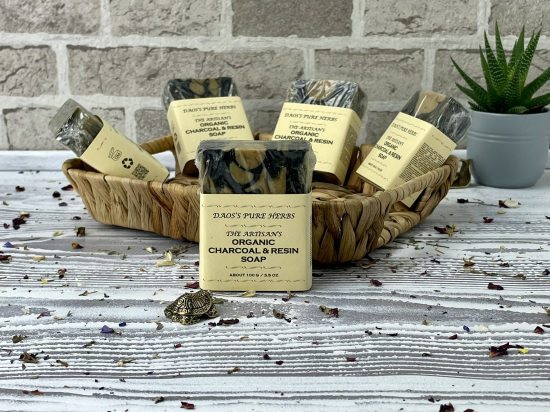 THE ARTISAN'S CHARCOAL AND RESIN SOAP
