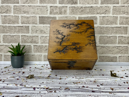 THE ARTISAN'S SQUARE WOODEN STORAGE BOX