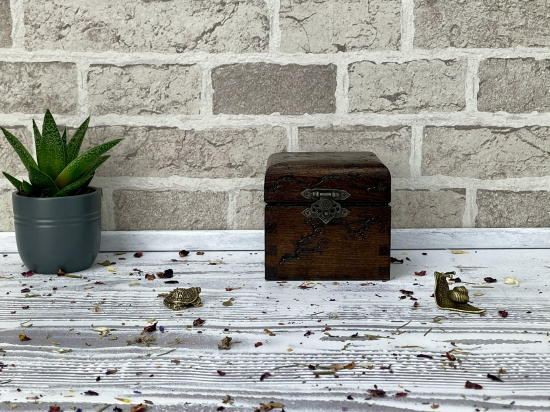 THE ARTISAN'S WOODEN  STORAGE BOX-WENGE/HAZELNUT
