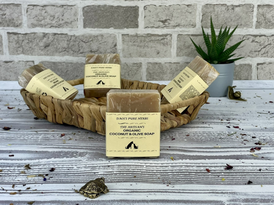 THE ARTISAN'S COCONUT AND OLIVE SOAP FOR PETS