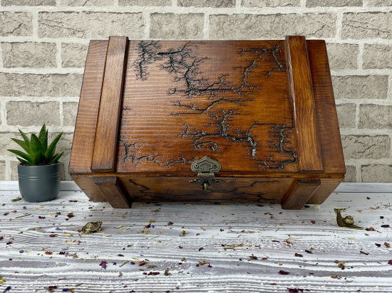 THE ARTISAN'S LARGE WOODEN  STORAGE BOX -HAZELNUT 2