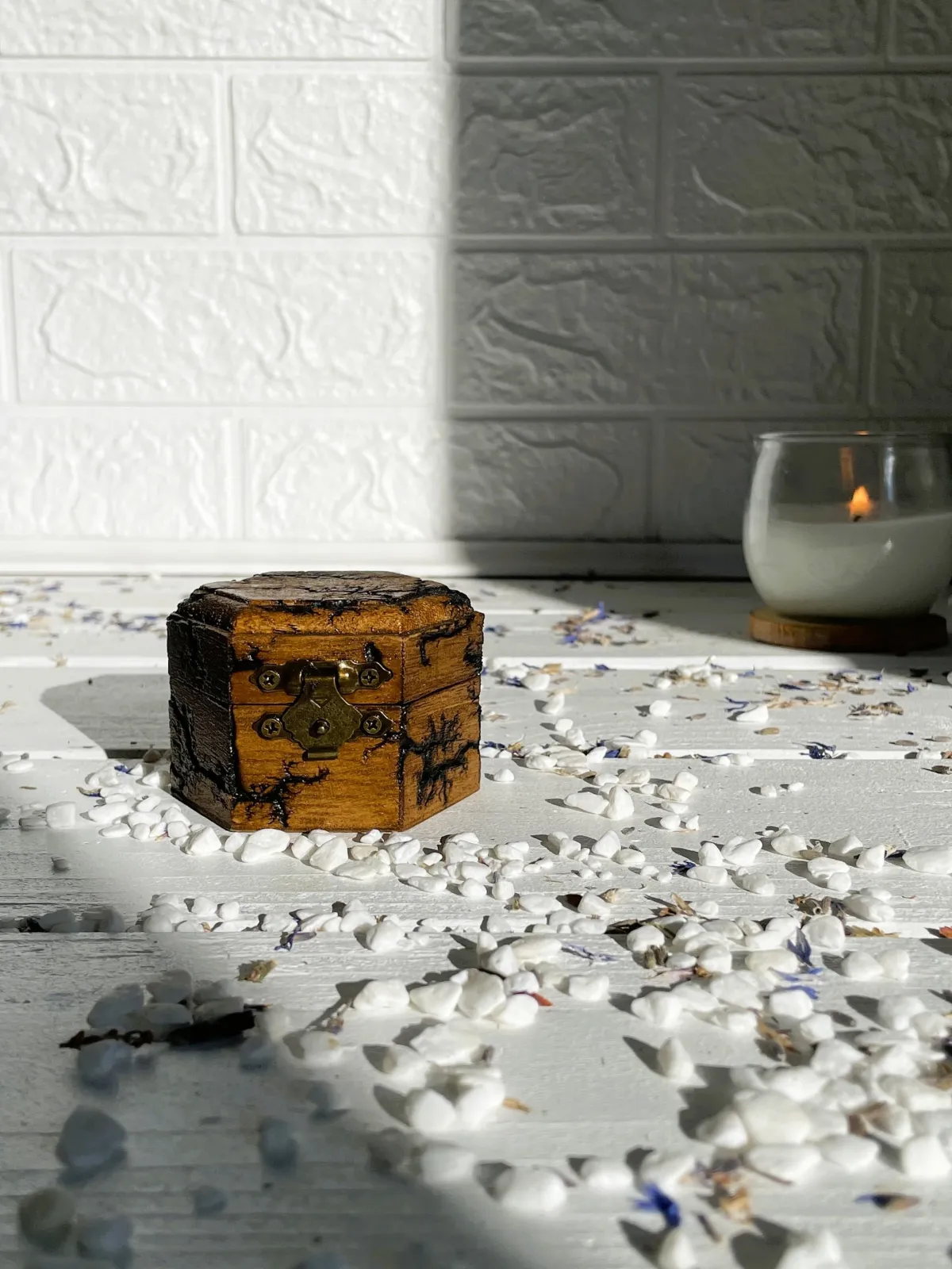 Hexagonal Lichtenberg wooden box for rings and earrings