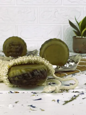 White clay, green clay & charcoal round soap