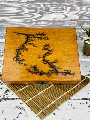 Lichtenberg wooden tea box with 6 compartments and oak finish