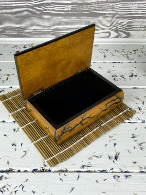 Elegant Lichtenberg wooden jewelry box