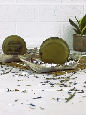 White clay, green clay & charcoal round soap
