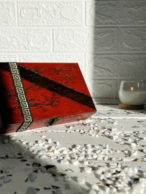 Lichtenberg wooden jewelry box with rose and wenge finish