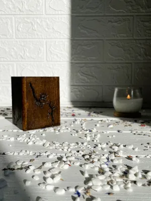 Square Lichtenberg wooden pen holder with wenge & hazelnut finish