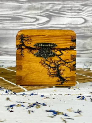 Cube Lichtenberg wooden jewelry box with oak finish