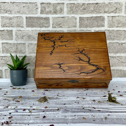 THE ARTISAN'S WOODEN JEWELRY BOX-HAZELNUT