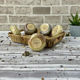 THE ARTISAN'S ROUND SOAP WITH RED CLAY