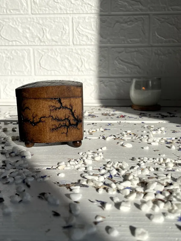 Product Heart-shaped Lichtenberg wooden jewelry box with hazelnut finish Image