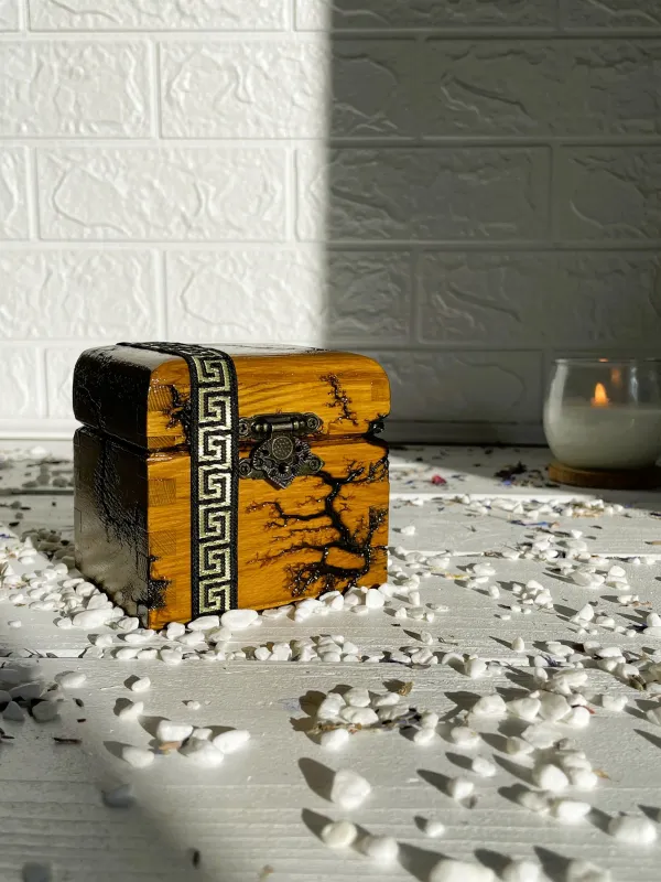 Product Cube Lichtenberg wooden jewelry box with hazelnut finish Image